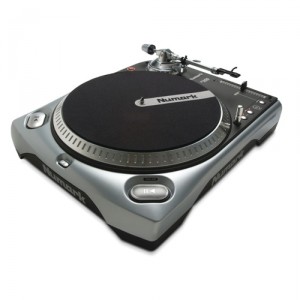 Numark TT200 turntable